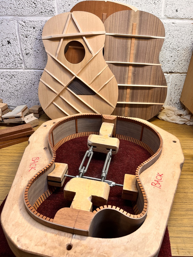 S25C Rim with Bracing Patterns on Top and Back